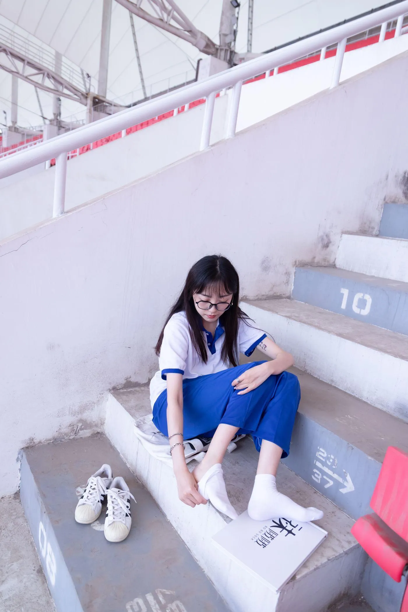 [BoBoSocks袜啵啵]NO.002 稚予-校服、贝壳头、白棉袜、裸足 [139P]插图